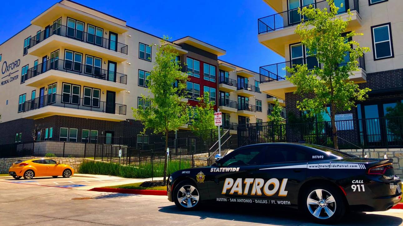 patrol-car-and-building